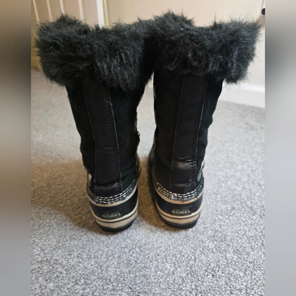 Sorel Joan Of Arctic Youth Waterproof Winter Boots Faux Suede Faux Fur Lace Up